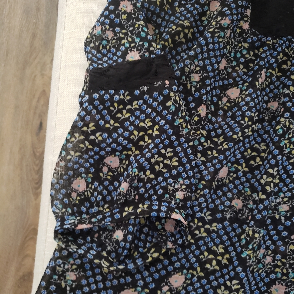 Mossimo Supply Co Hi Lo Quarter Sleeve Top - Picture 6 of 9